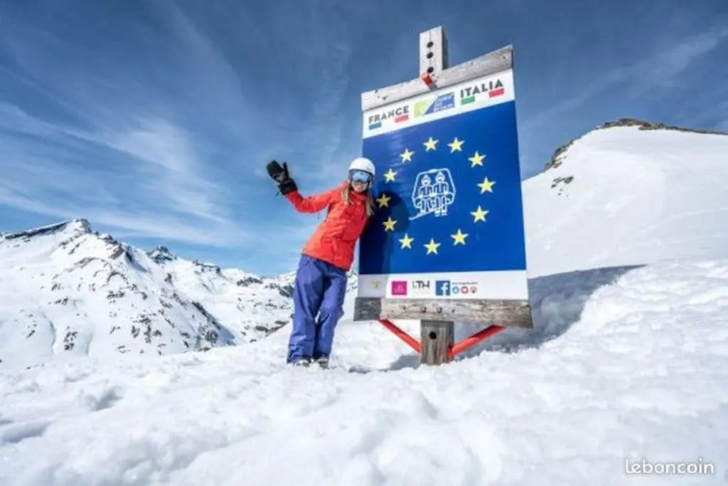 2 Pieces 4-6 Personnes Renove Avec Parking Couvert, 100M Des Pistes Montvalezan 0*,  France
